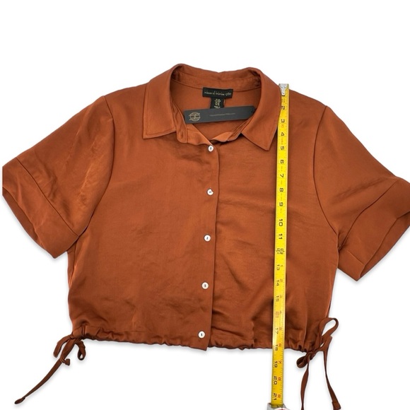 HOUSE OF HARLOW 1960 - Button Down Cropped Blouse - Picture 8 of 8